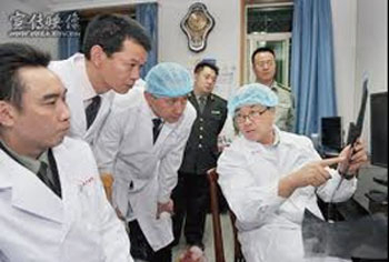 没有任何医学背景的王立军创办了“锦州市公安局现场心理研究中心”，并称是中国唯一的现场心理学研究中心。从事对人体器官移植的研究，并担任该中心的主任。 （“追查国际”提供）